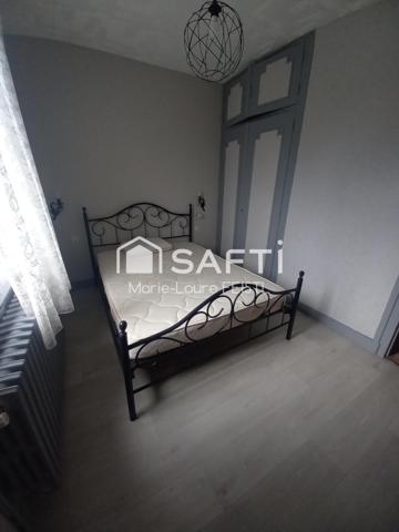 Opportunité rare ! Découvrez cette maison de 137 m², nichée au cœur d’un magnifique jardin de 14 500 m², offrant calme et espace.