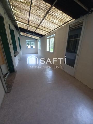 Opportunité rare ! Découvrez cette maison de 137 m², nichée au cœur d’un magnifique jardin de 14 500 m², offrant calme et espace.