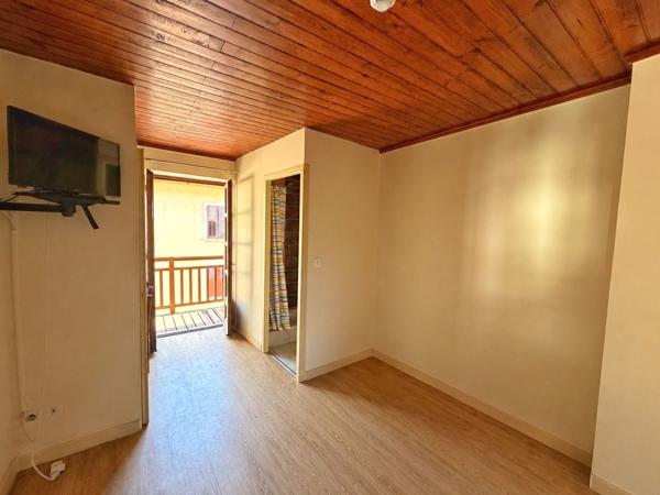 Studio 23 m² avec balcon – 2e étage – Saint-Jean-de-Maurienne