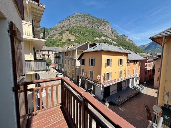 Studio 23 m² avec balcon – 2e étage – Saint-Jean-de-Maurienne