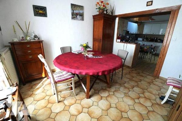 SABLE SUR SARTHE : Maison rénovée avec jardin