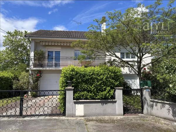 Maison
         6 pièces
        - 130 m² 180 000 € *