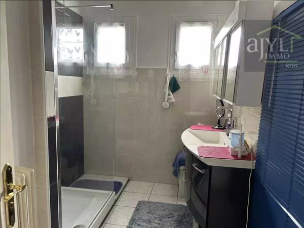 Maison
         6 pièces
        - 130 m² 180 000 € *