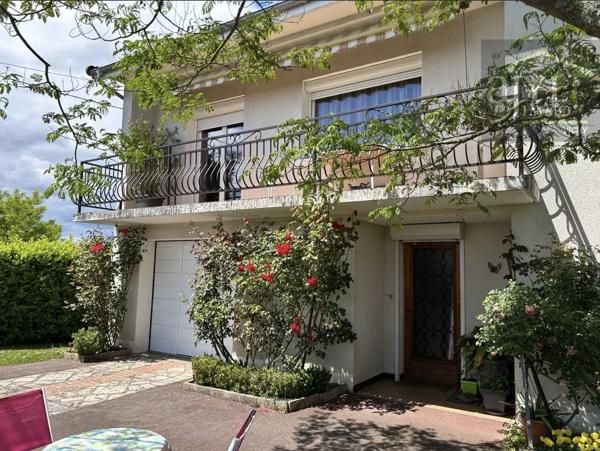 Maison
         6 pièces
        - 130 m² 180 000 € *