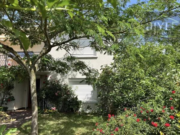Maison
         6 pièces
        - 130 m² 180 000 € *