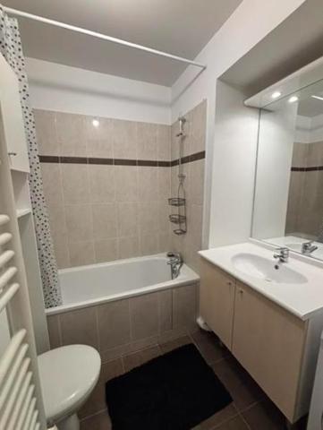 Appartement à louer 1 050 € CC Colombes 1 pièce 29 m² DPE