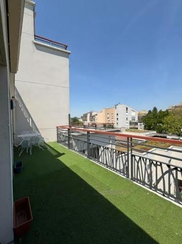 Appartement à louer 1 050 € CC Colombes 1 pièce 29 m² DPE