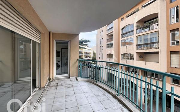 Appartement à vendre    3 pièces • 71,80 m2 Saint-Raphaël