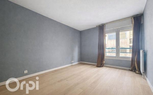 Appartement à vendre    3 pièces • 71,80 m2 Saint-Raphaël