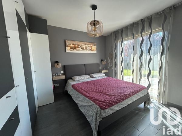 Maison traditionnelle 6 pièces de 120 m² à Les Ponts-de-Cé (49130)