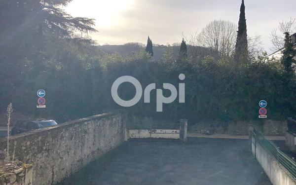 Immeuble à vendre    3 pièces •  Terrasson-Lavilledieu