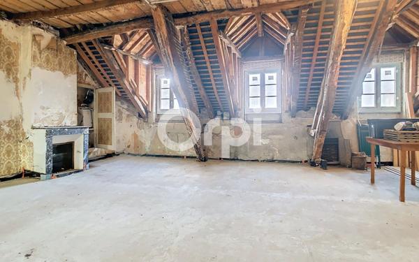 Immeuble à vendre    3 pièces •  Terrasson-Lavilledieu