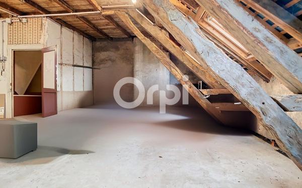 Immeuble à vendre    3 pièces •  Terrasson-Lavilledieu