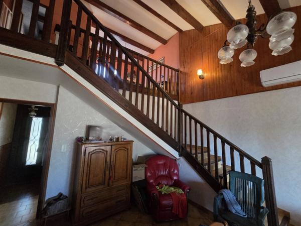 Dpt Gard (30), Saint Christol les ales, belle villa 5 chambres d'environ 110m² environ sur un terrain clos de 964m² + 2 garages et piscine.