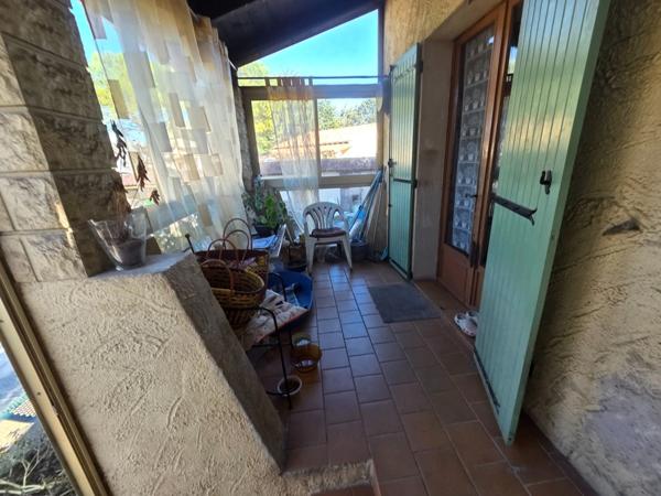 Dpt Gard (30), Saint Christol les ales, belle villa 5 chambres d'environ 110m² environ sur un terrain clos de 964m² + 2 garages et piscine.