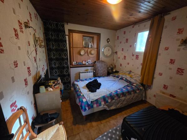 Dpt Gard (30), Saint Christol les ales, belle villa 5 chambres d'environ 110m² environ sur un terrain clos de 964m² + 2 garages et piscine.