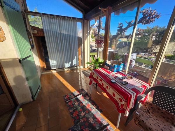 Dpt Gard (30), Saint Christol les ales, belle villa 5 chambres d'environ 110m² environ sur un terrain clos de 964m² + 2 garages et piscine.