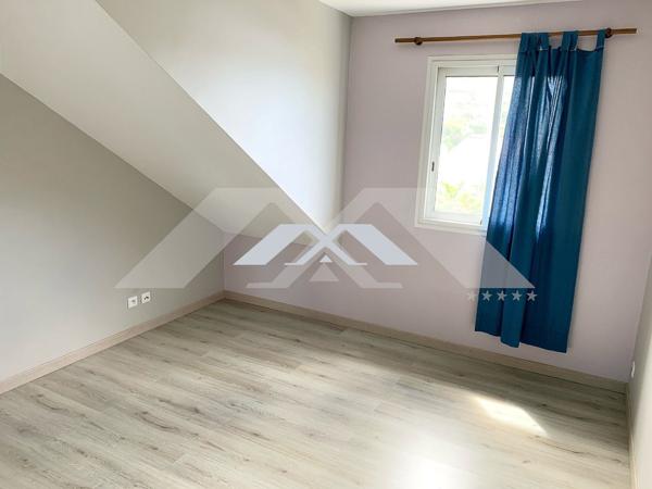 APPARTEMENT T5 140 M² SAINT JOSEPH