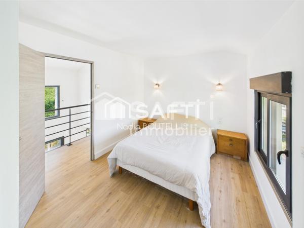 Trés belle maison à étages 4 chambres, grande terrasse.