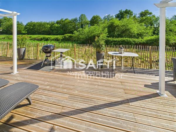 Trés belle maison à étages 4 chambres, grande terrasse.