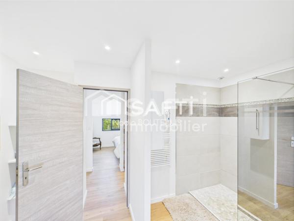 Trés belle maison à étages 4 chambres, grande terrasse.