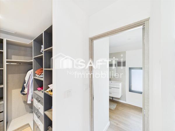 Trés belle maison à étages 4 chambres, grande terrasse.