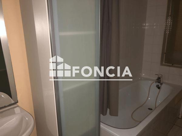 Location Appartement 2 pièces 37.69 m² - 10 RUE ENCLOS REY Nimes 30000