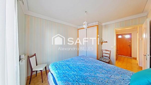 Maison 3 faces + appartement indépendant et garage