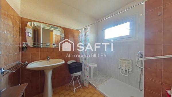 Maison 3 faces + appartement indépendant et garage