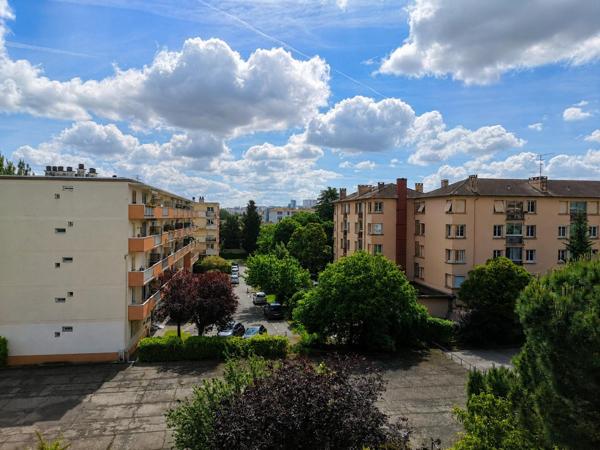 Appartement T3/4 avec garage, cave et vue dégagée