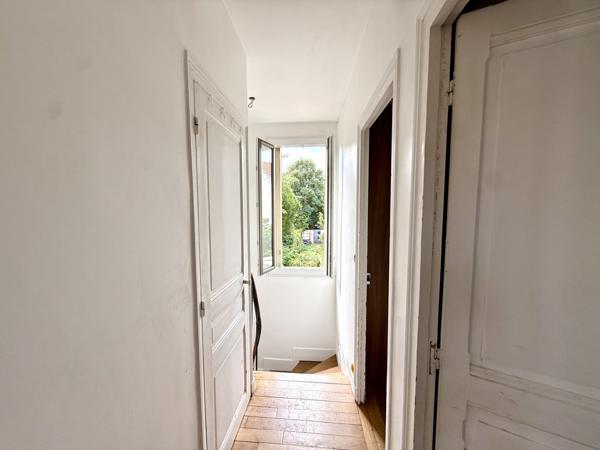 Saint-Denis (93200) Maison avec jardin proche métro 13, Tramway