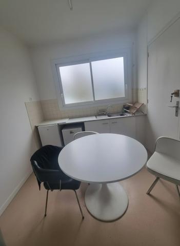 À vendre - Bureau 66 m² situé à Tours (37000)