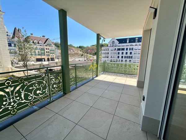 F3 MEUBLE MARINA Loyer 1 700 €/mois charges comprises **  - Référence  2105