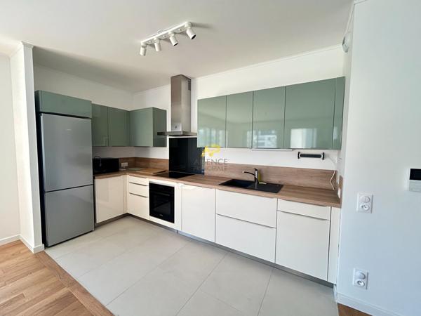 F3 MEUBLE MARINA Loyer 1 700 €/mois charges comprises **  - Référence  2105