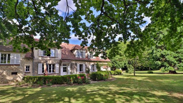 A vendre, Thoiry, dans les Yvelines, propriété de charme et ses 3 hectares de parc