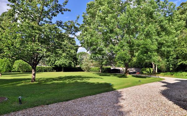 A vendre, Thoiry, dans les Yvelines, propriété de charme et ses 3 hectares de parc