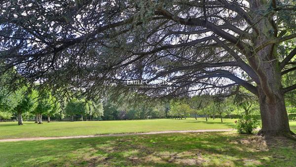 A vendre, Thoiry, dans les Yvelines, propriété de charme et ses 3 hectares de parc
