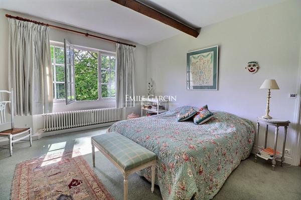 A vendre, Thoiry, dans les Yvelines, propriété de charme et ses 3 hectares de parc