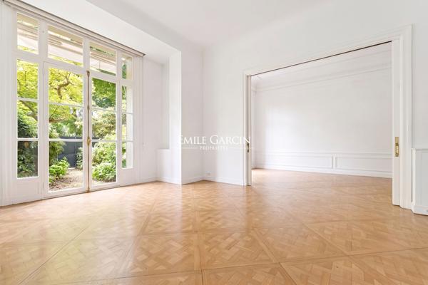À Vendre - Appartement - Neuilly Sur Seine - 92200 -  3 Chambres - Jardin