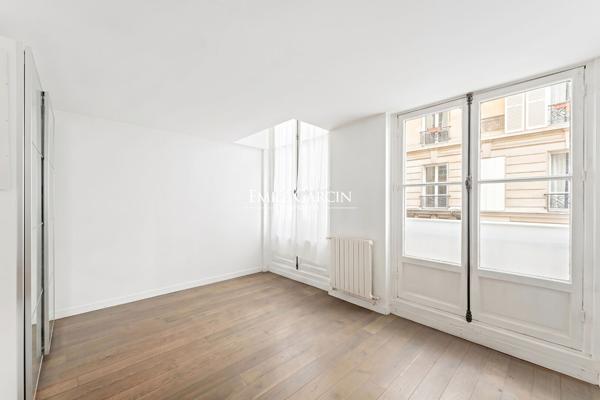 À Vendre - Appartement - Neuilly Sur Seine - 92200 -  3 Chambres - Jardin
