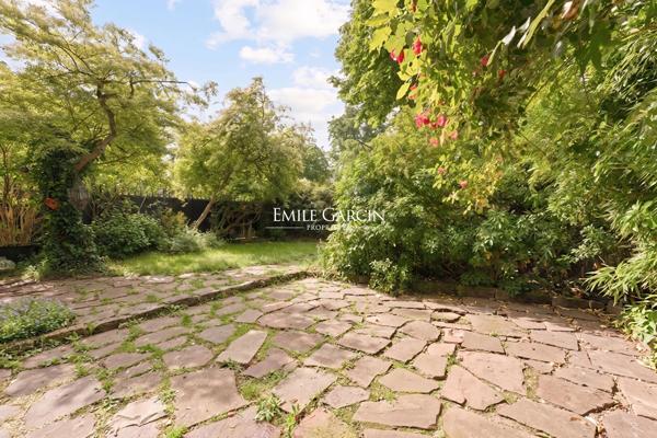 À Vendre - Appartement - Neuilly Sur Seine - 92200 -  3 Chambres - Jardin