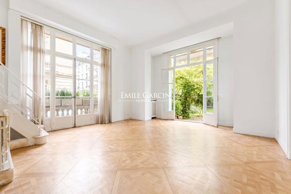 À Vendre - Appartement - Neuilly Sur Seine - 92200 -  3 Chambres - Jardin