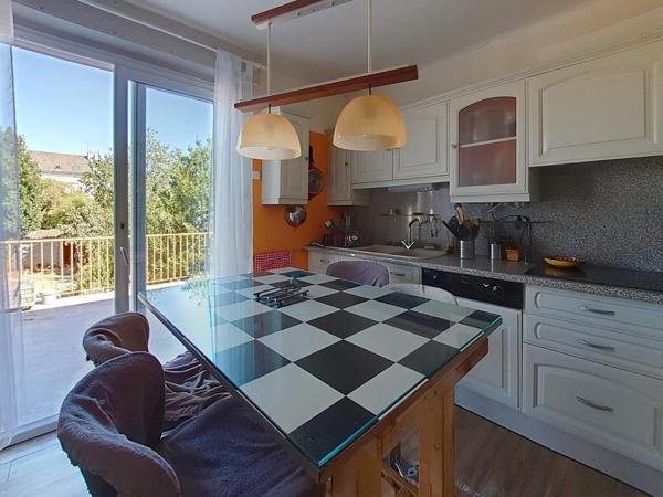 LANESTER : Maison familiale avec appartement indépendant, jardin et terrasse