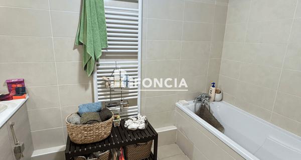 À vendre Appartement 3 pièces 66 m² - Marseille 13008
