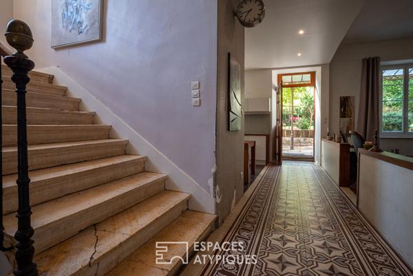 Maison de maître avec ancienne usine et jardin, proche vallée du Rhône
