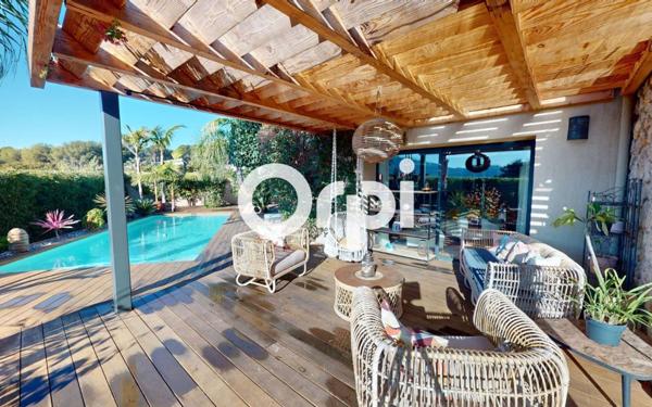 Maison à vendre    4 pièces • 131 m2 Carqueiranne