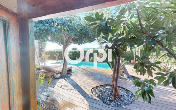 Maison à vendre    4 pièces • 131 m2 Carqueiranne