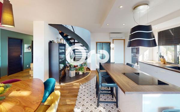 Maison à vendre    4 pièces • 131 m2 Carqueiranne