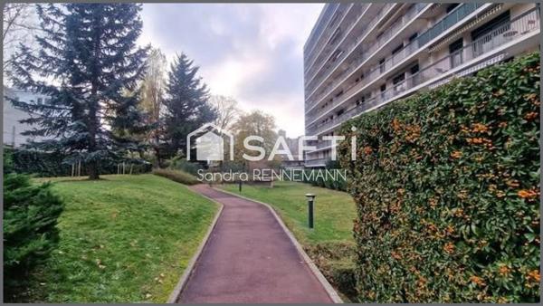 BECON  Lumineux, 3/4 chambres, 4 balcons, parking.