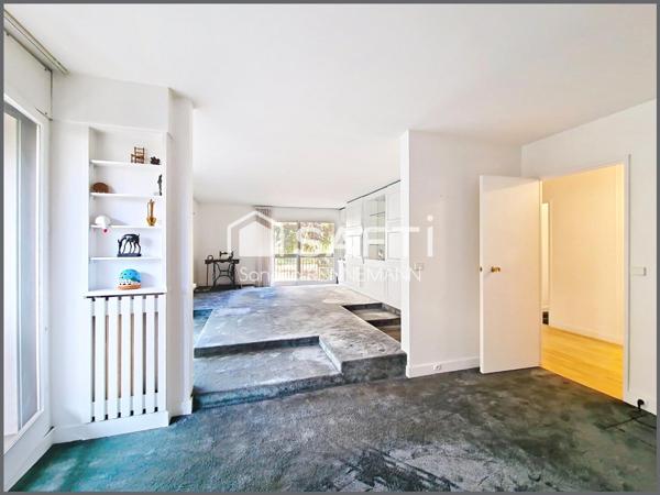 BECON  Lumineux, 3/4 chambres, 4 balcons, parking.